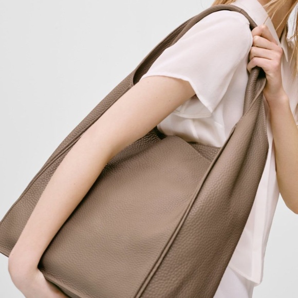 Aritzia Handbags - ARITZIA Auxiliary Silo Hobo Bag
